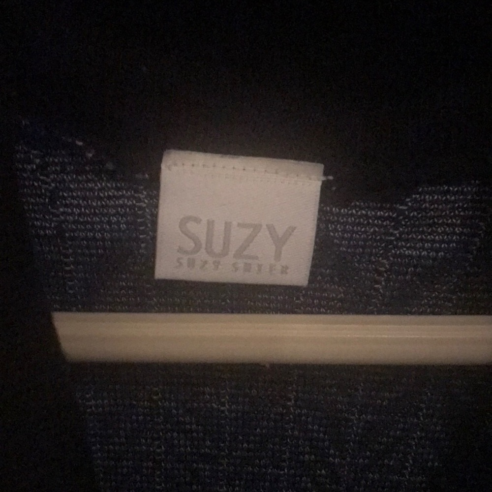 Top - Picture 2 of 2